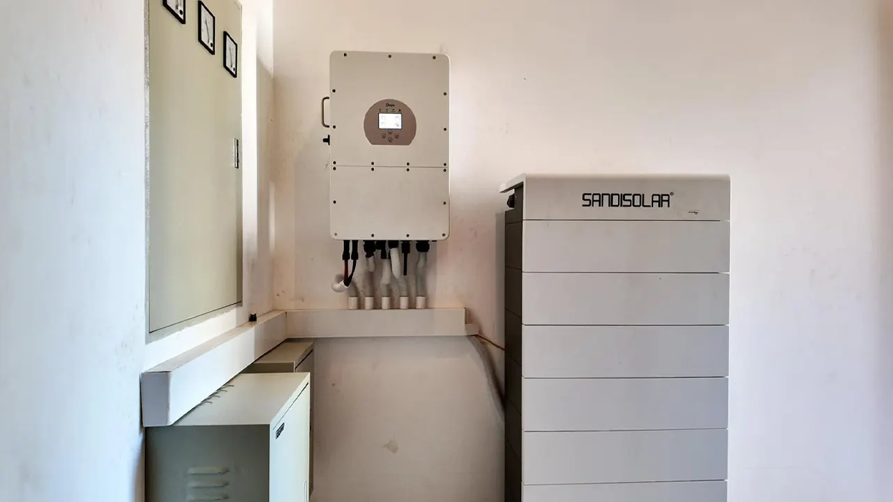 Гібридна система виробництва сонячної енергії