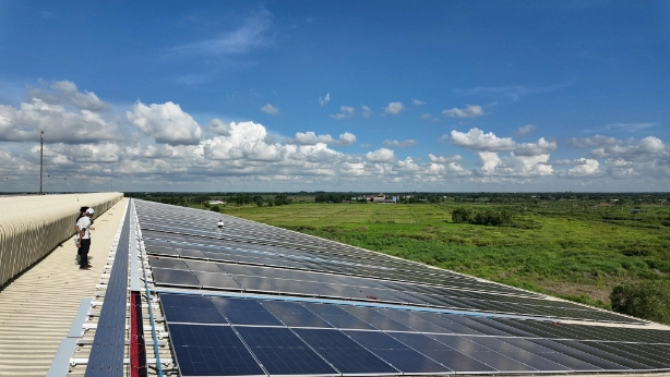 комерційна та промислова фотоелектрична система